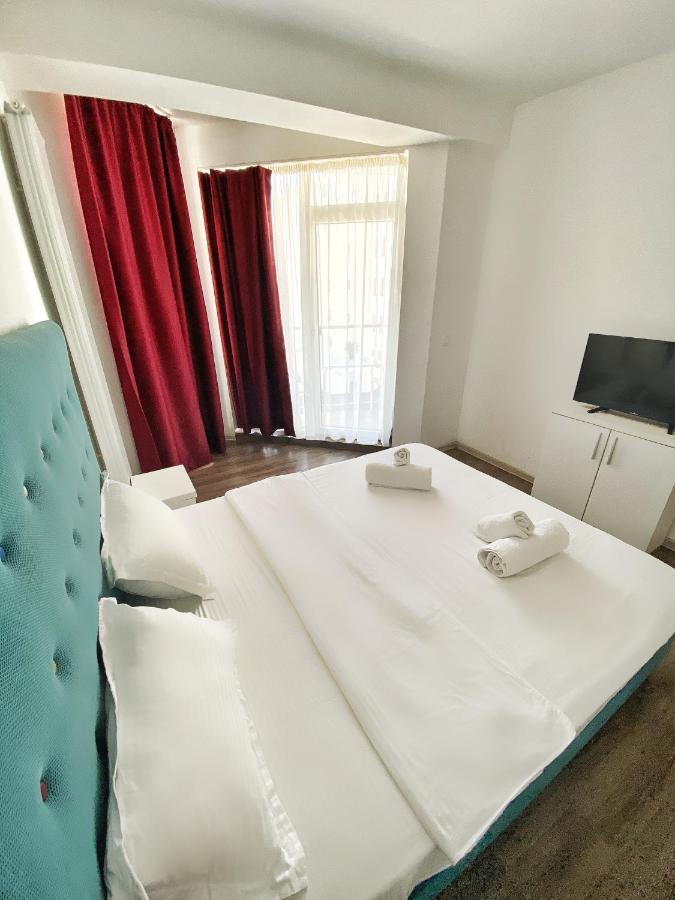 Venetis Sea View Apartment Navodari Bagian luar foto