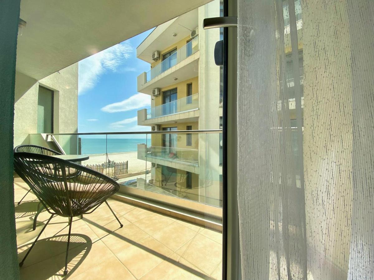 Venetis Sea View Apartment Navodari Bagian luar foto